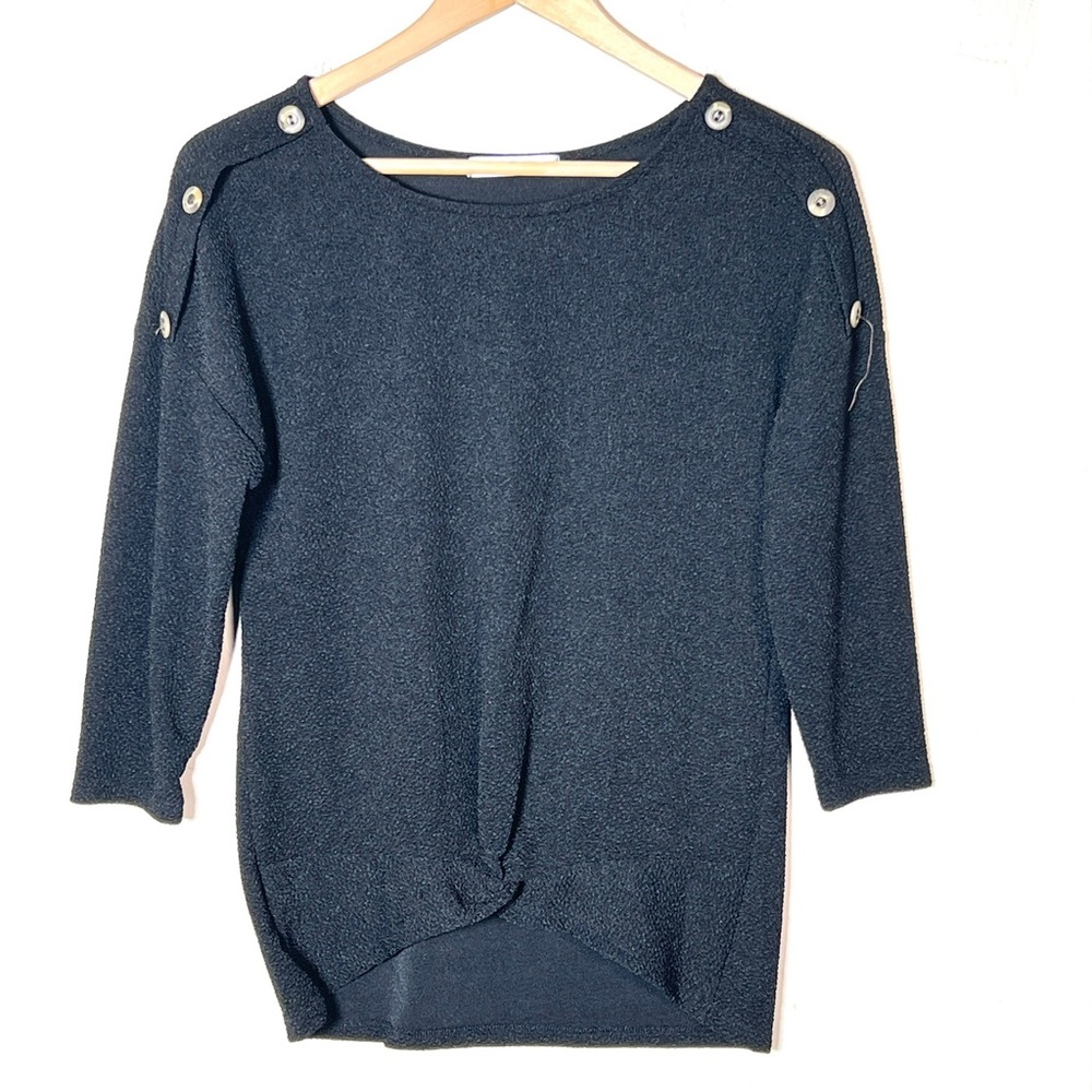 Hanger 55 black 3/4 sleeve knit top with button accents size small S B192